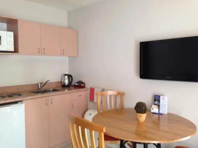 Bush Inn Court Motel - 12