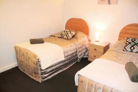 Bush Inn Court Motel - 83