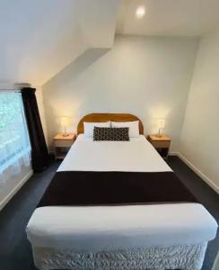 Bush Inn Court Motel - 53