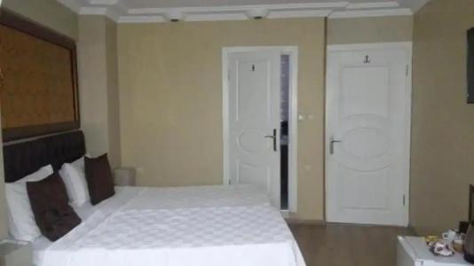 Lena Central Flats - 12