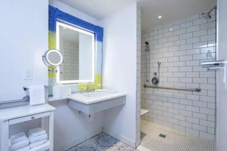 Loews Sapphire Falls Resort at Universal - 8