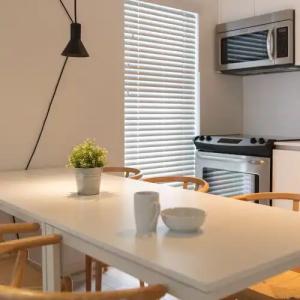 Beach Haus Key Biscayne Contemporary Apartments - 14