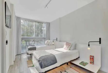 Beach Haus Key Biscayne Contemporary Apartments - 4