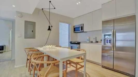 Beach Haus Key Biscayne Contemporary Apartments - 33