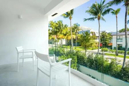 Beach Haus Key Biscayne Contemporary Apartments - 40