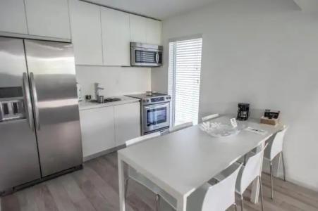 Beach Haus Key Biscayne Contemporary Apartments - 54