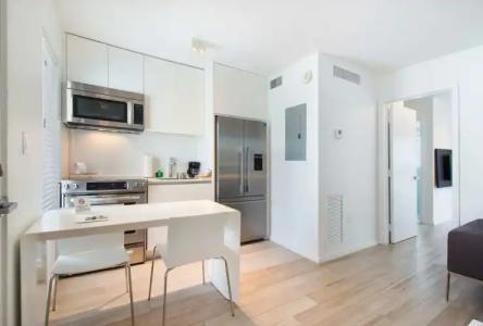 Beach Haus Key Biscayne Contemporary Apartments - 10