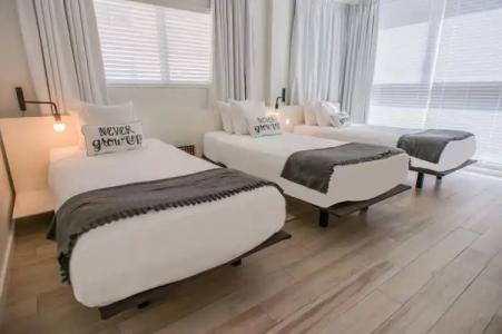 Beach Haus Key Biscayne Contemporary Apartments - 26