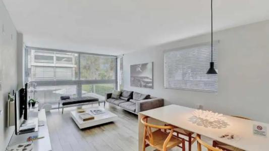 Beach Haus Key Biscayne Contemporary Apartments - 104