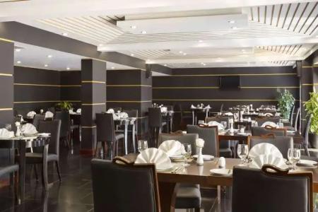 Ramada by Wyndham Qurum Beach - 14