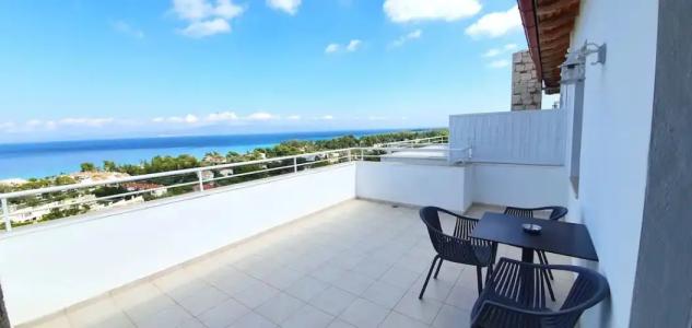 Bungalow White Apartments and Suites - 75