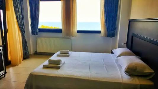 Bungalow White Apartments and Suites - 200