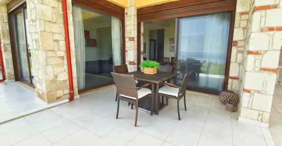 Bungalow White Apartments and Suites - 201