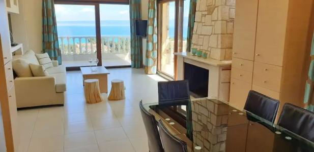 Bungalow White Apartments and Suites - 205