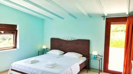 Bungalow White Apartments and Suites - 216