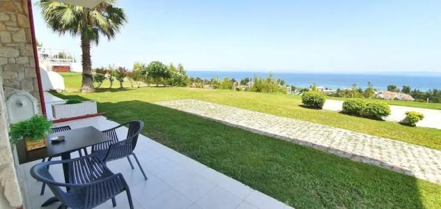 Bungalow White Apartments and Suites - 211