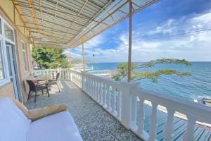 Grand S Balkonom I Vidom Na More 3/7 Flat, Yalta