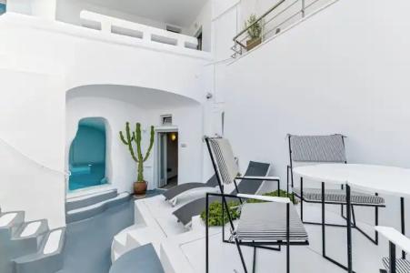 Trieris Villa & Suites - 33