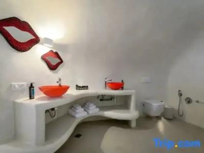 Trieris Villa & Suites - 68