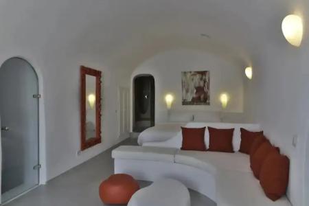 Trieris Villa & Suites - 10
