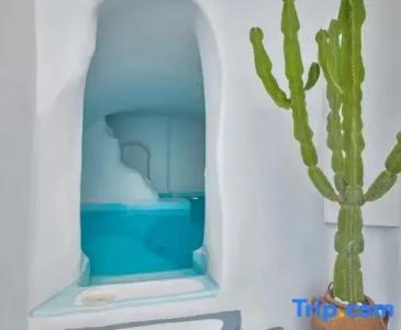 Trieris Villa & Suites - 61