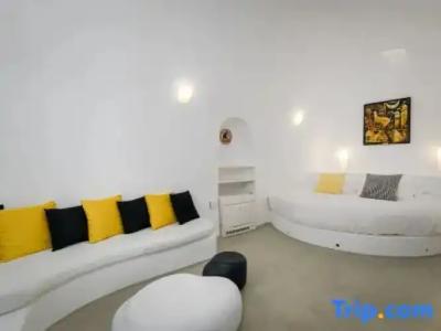 Trieris Villa & Suites - 58