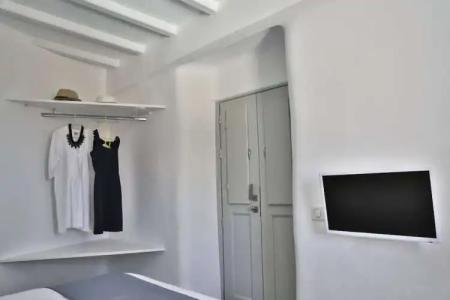 Trieris Villa & Suites - 99