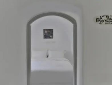 Trieris Villa & Suites - 3