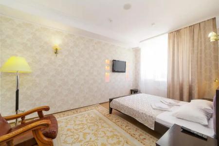 Sanatory Yaltinskiy - 63