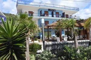 ChrisMare Hotel, Mazzeo