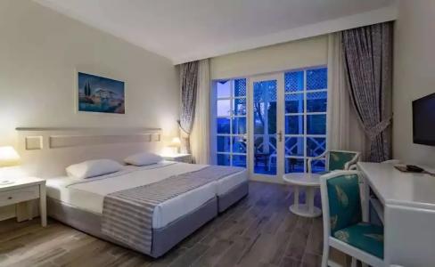 Euphoria Palm Beach Resort - 50