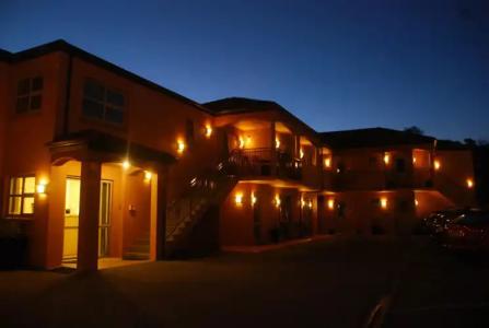 166 Majestic Court Motel - 0