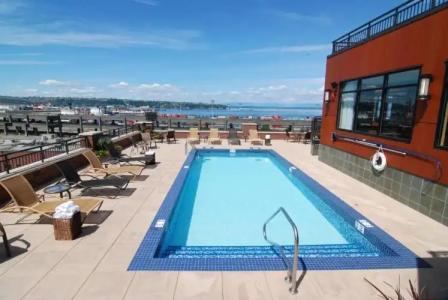 Silver Cloud - Seattle Stadium - 12