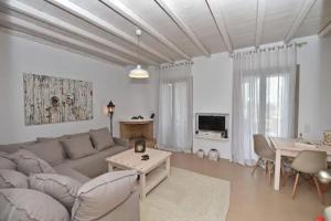 White Tinos Luxury Suites, Tinos Town