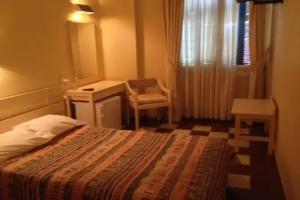 Hotel Avra, Aegina Town