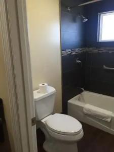 Convention Center Inn and Suites - 29