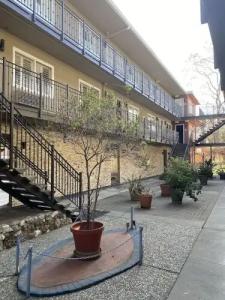 Convention Center Inn and Suites - 13