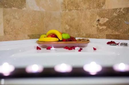 Jacob's Cave Suites - 12