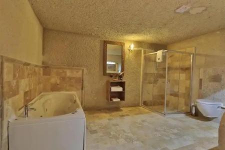 Jacob's Cave Suites - 100