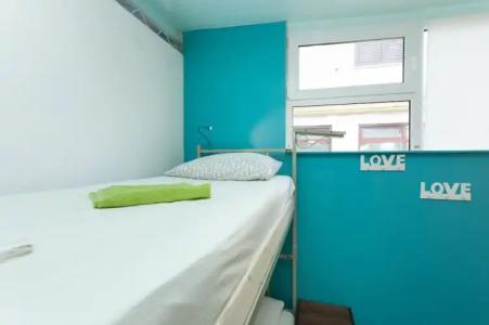 Roundabout Hostel - 24