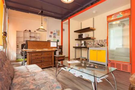 Roundabout Hostel - 13