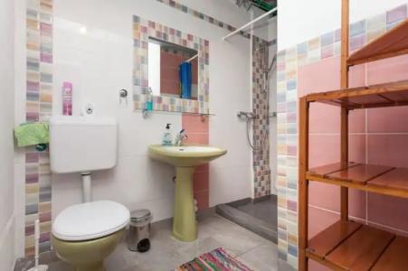 Roundabout Hostel - 28