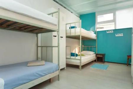 Roundabout Hostel - 32