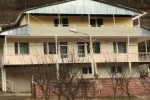 Dva Domika Kamo 171, Dilijan