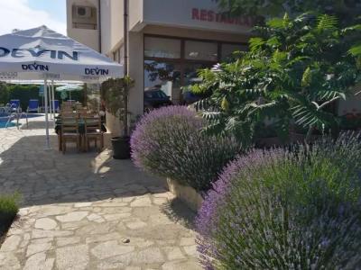 Южни нощи семеен хотел Свети Влас - 33