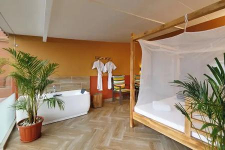 Club Himalaya, by Aces - 129