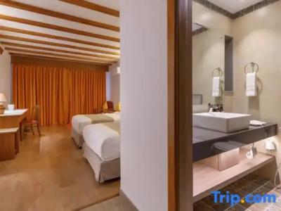 Club Himalaya, by Aces - 111