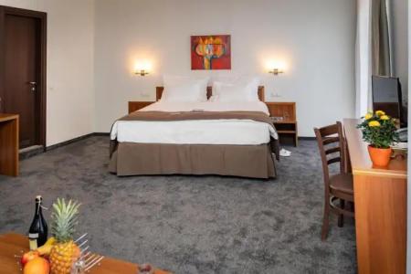 Panorama - Free EV Charging Station - 215