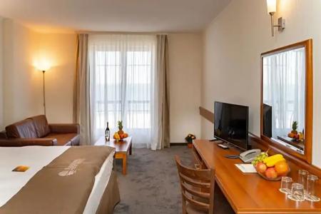 Panorama - Free EV Charging Station - 157