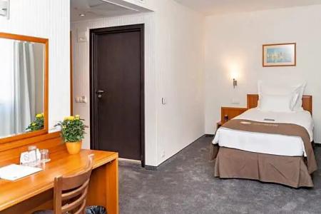 Panorama - Free EV Charging Station - 112